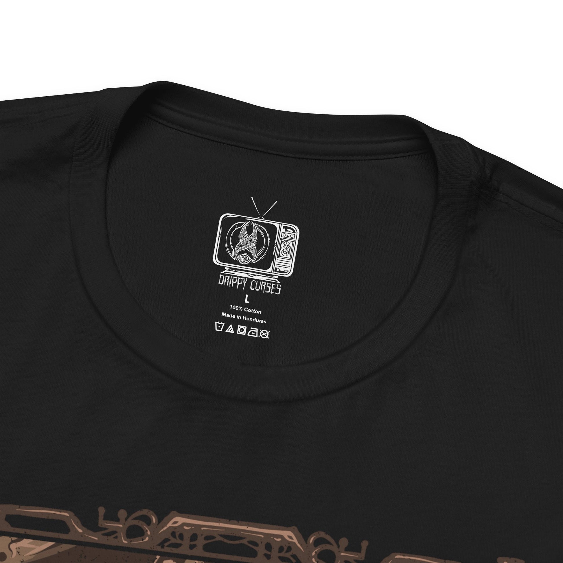 Folded T-shirt artwork depicting Isaac Clarke navigating the dark, decaying corridors of the USG Ishimura, his plasma cutter glowing as twisted Necromorphs reach from the shadows. Flickering lights reveal scattered debris and the skeletal forms of the fallen crew. The design captures Isaac’s struggle for survival, embodying space horror, isolation, and the relentless threat of mutation.
